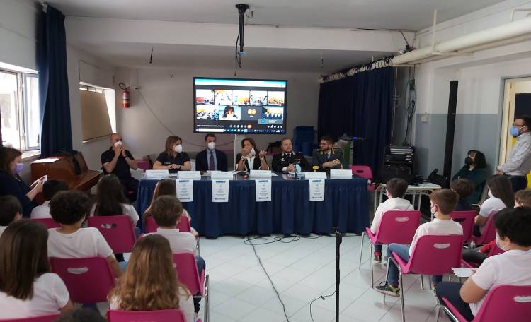 Falco (Corecom Campania): “Allarme per due minorenni accoltellati a Napoli”