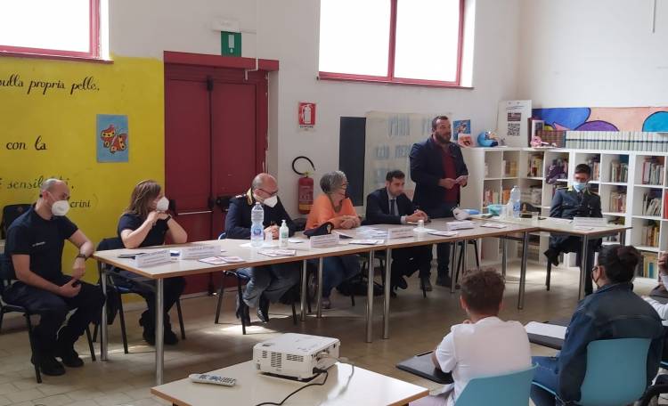 Falco (Corecom Campania): “Con le scuole per aiutare i giovani a conoscere e combattere il fenomeno del cyberbullismo”