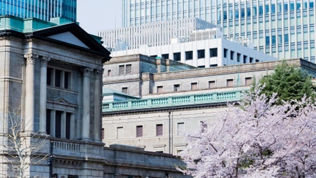 La BOJ raddoppia sull’acquisto di bond, yen al minimo da 20 anni