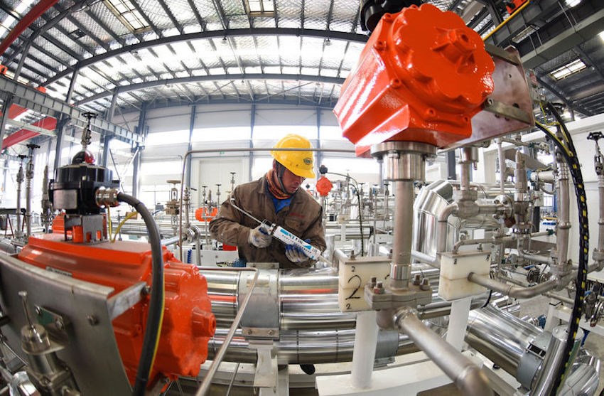 Cina, produzione industriale sale a sorpresa a maggio