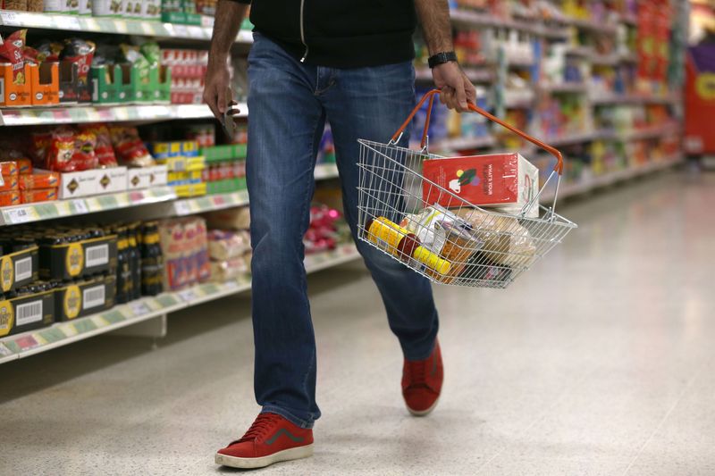 Gran Bretagna, male vendite al dettaglio e fiducia consumatori