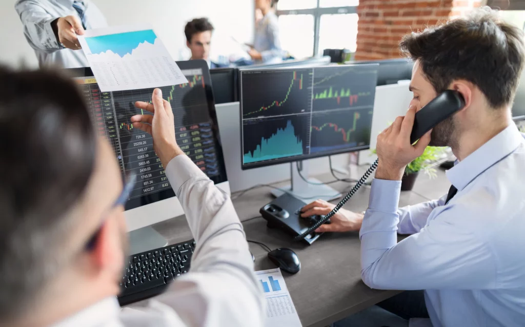 Borsa, inizio di settimana negativo per le europee