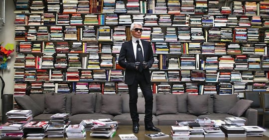 Il mistero Karl Lagerfeld: un libro ricostruisce il suo mito poliedrico e geniale