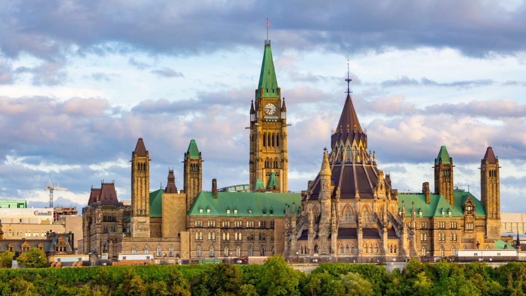 Industria blockchain in Canada: Pierre Polievre vuole che Ottawa sia la ‘capitale del mondo’