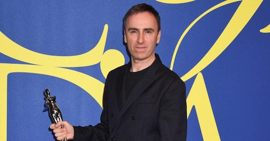 Raf Simons chiude il suo brand dopo 27 anni