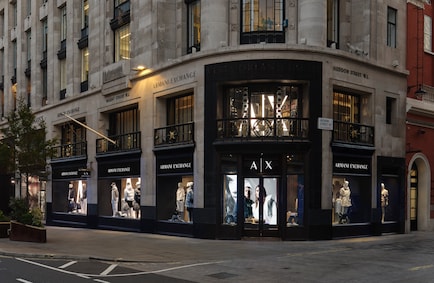 L’autunno d’oro dell’Italia a Londra: le nuove aperture in città, dalla moda di Armani al cioccolato Venchi