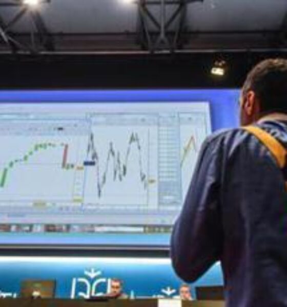 Borsa Milano oggi, Piazza Affari in calo sulla scia di Wall Street male le banche