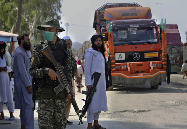 Traders troubled after Taliban shut Afghan-Pakistan crossing