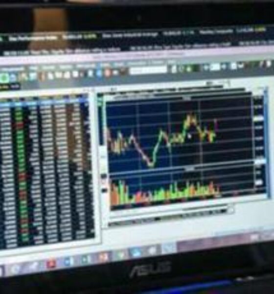 Borsa Milano oggi, Ubs salva Credit Suisse: Piazza Affari respira