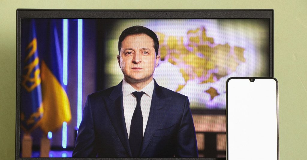 Burloni russi stagionati ingannano Powell in chat con l’imitatore di Zelensky