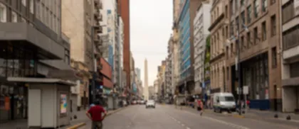 Il peso argentino sta crollando, in calo del 50% quest’anno: USD/ARS