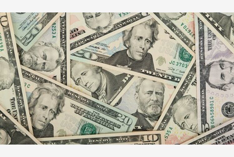 USA, spese personali sopra le attese e sale PCE price index in aprile