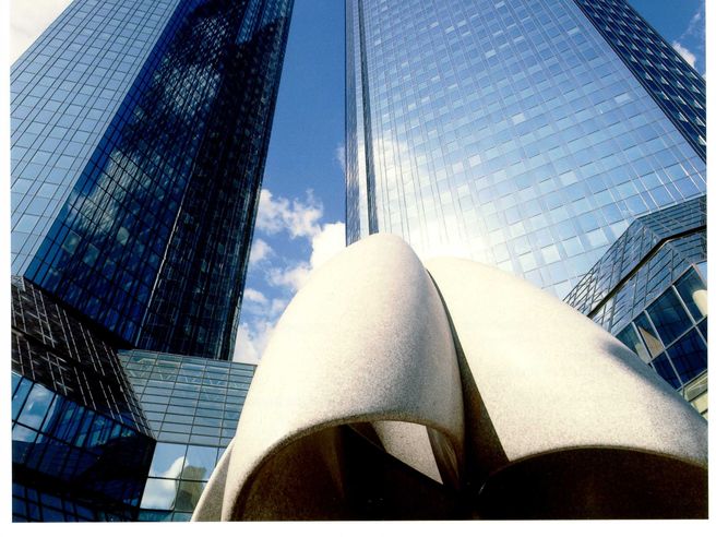 Deutsche Bank: prevede calo del 20% nei ricavi da trading nel trimestre