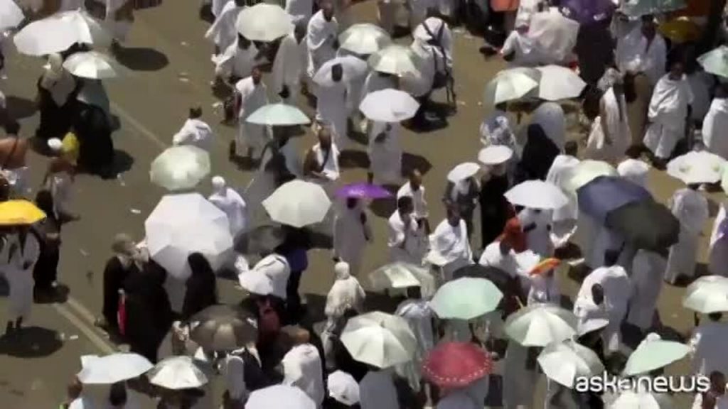 Oltre due milioni di fedeli per il pellegrinaggio alla Mecca