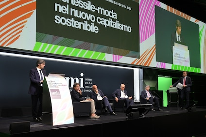 Tessile-moda: 2023 di crescita ma più lenta. E il driver rimane sempre l’estero
