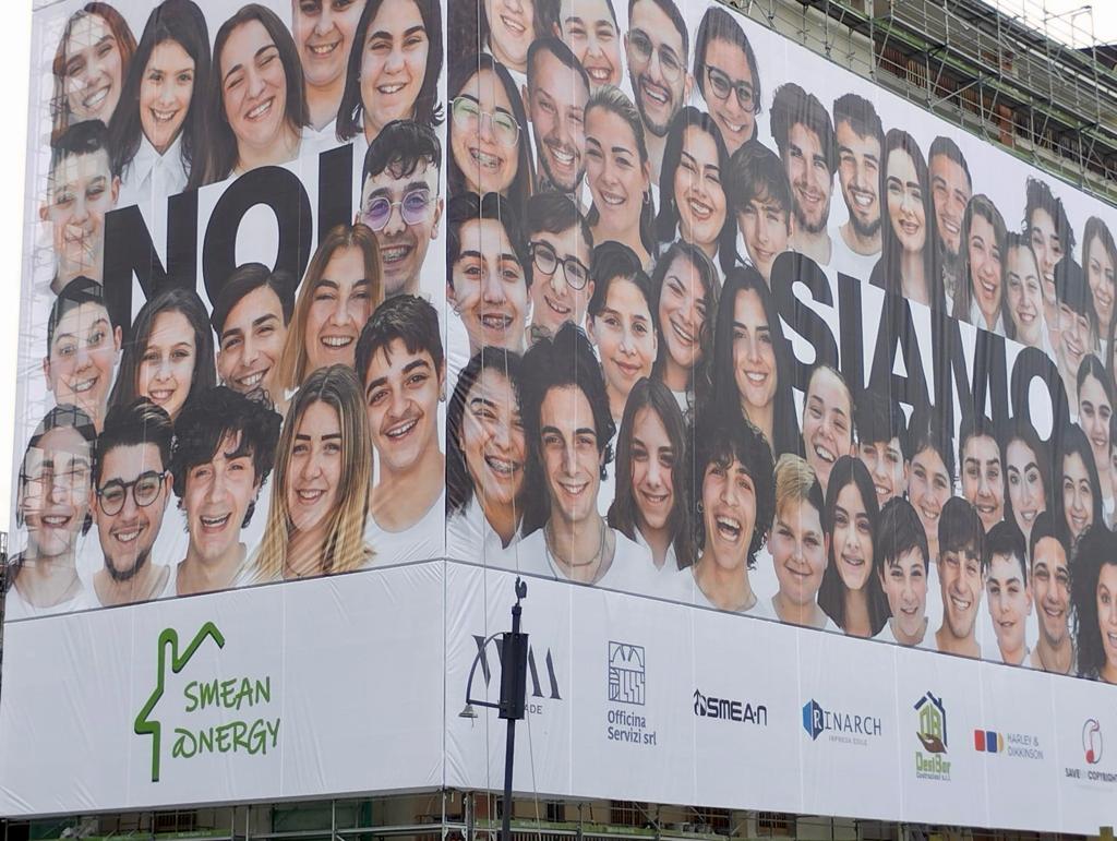 “Tutt’egual song’ ‘e criature”, i ragazzi di Scampia in un’opera di Oliviero Toscani