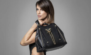 Elisabetta Canalis protagonista della collezione Autunno Inverno 2023/24 dell’Atelier du Sac