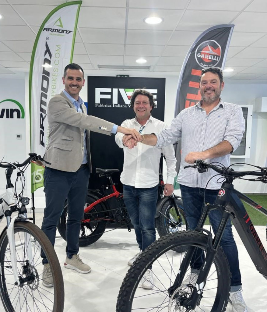 Mobilità elettrica: FIVE e ARMONY si uniscono creando un polo produttivo a energia zero da oltre 10mila e-bike l’anno