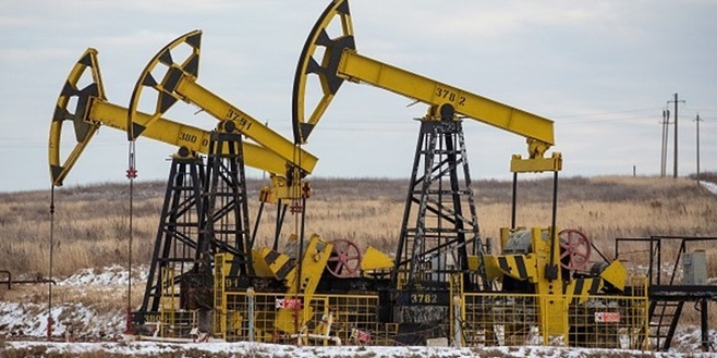 Il petrolio diminuisce mentre il mercato attende i dati sulle scorte statunitensi