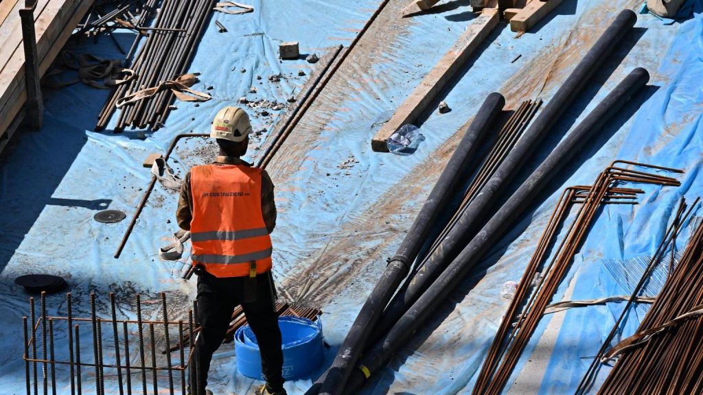 ISTAT: fiducia imprese peggiora ad agosto, ai minimi da novembre 2022