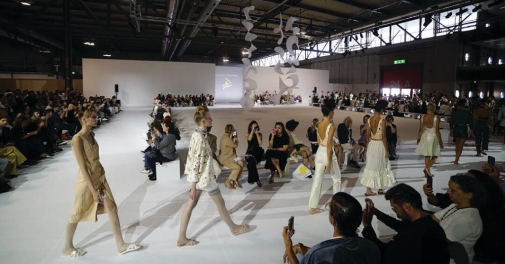 Milano fashion week, giovani protagonisti tra  sfilate benefiche  e incontri con i buyer