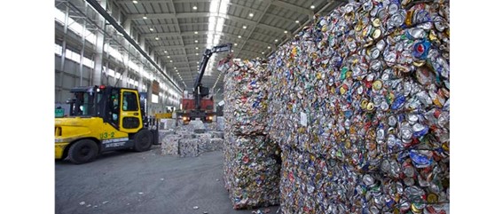 Industria dell’alluminio negli Stati Uniti: il riciclo cresce mentre cala la produzione primaria