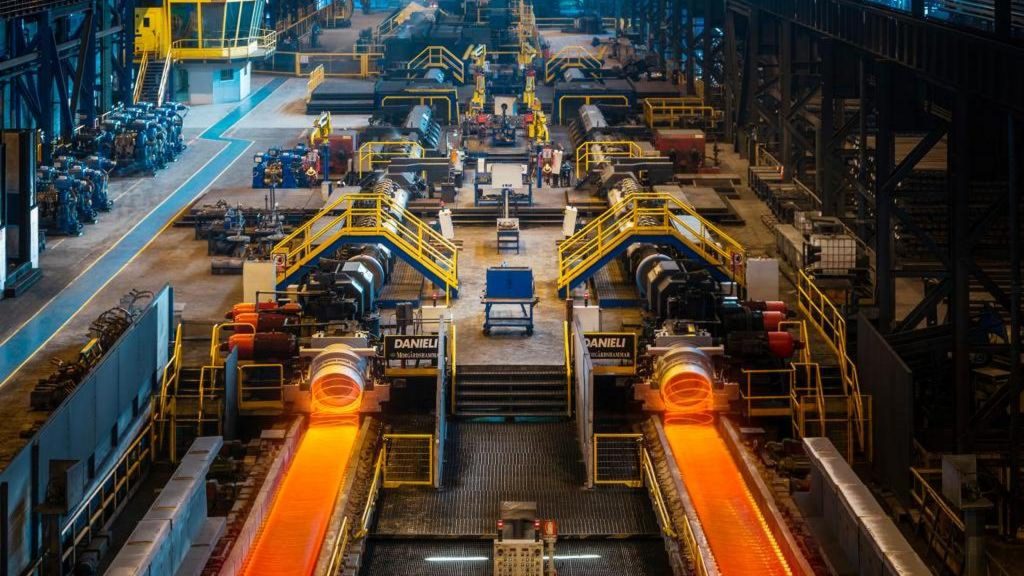 Mercato siderurgico italiano: tra pressioni sui costi, domanda stagnante e sfide globali