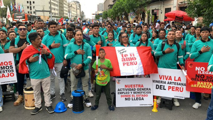 Perù: Minatori artigianali in rivolta per l’estensione del programma REINFO