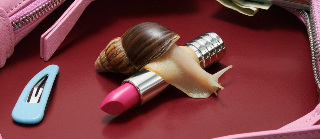 Tra risparmio, benessere e tecnologia, così gli italiani affrontano lo shopping beauty per Natale