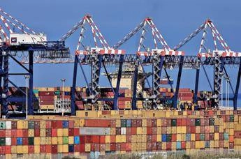 Dazi: Ig Italia, mercati in situazione di forte risk-off, pesa rischio escalation guerra commerciale